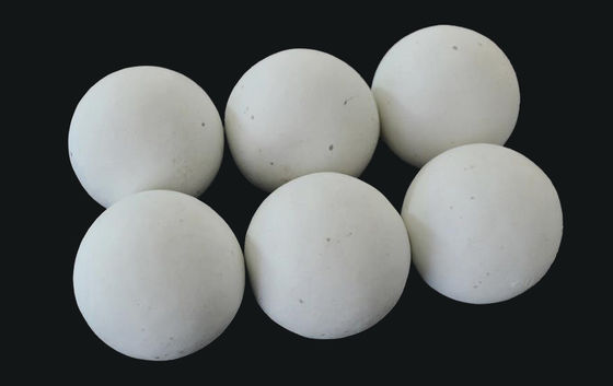 ตัวเร่งปฏิกิริยาสนับสนุน Inert Alumina ลูกบอลความต้านทานกรด 90% 17-23% Al2O3